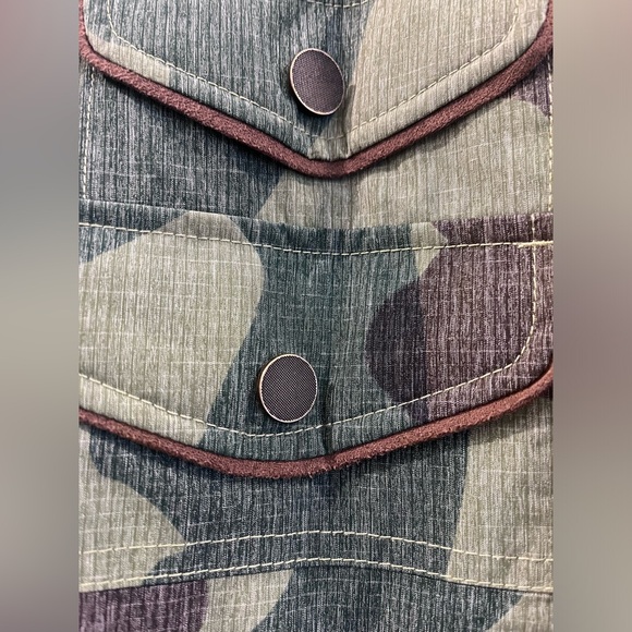 Burton Gore-Tex Jacket - Great Condition - Picture 8 of 10